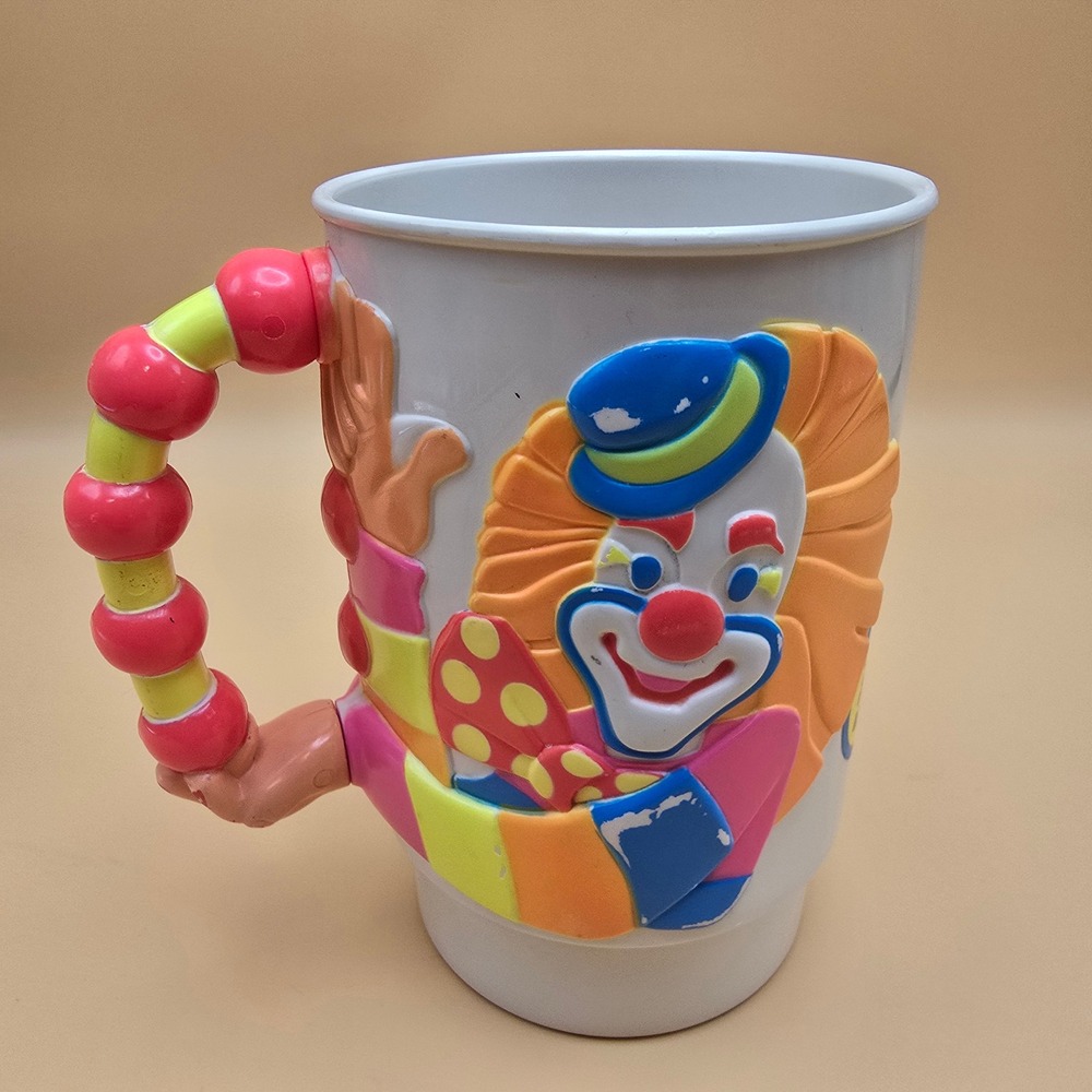 Vintage 1990 Ringling Bros Barnum & Bailey Circus 3D Clown Plastic Souvenir Mug - Picture 2 of 13